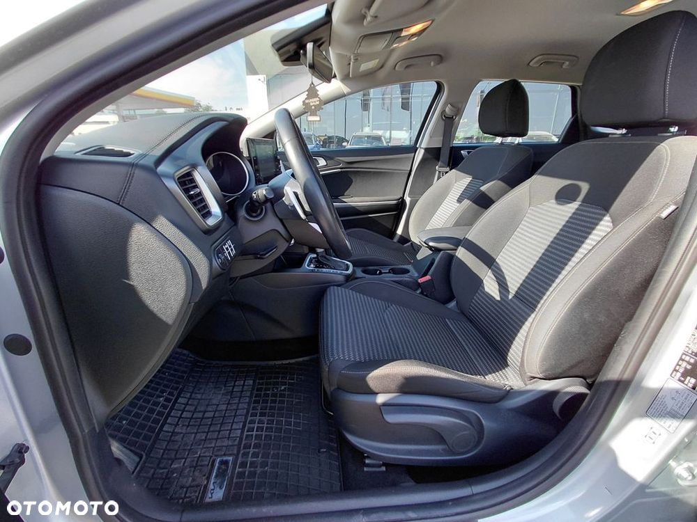 Kia Ceed 1.5 T-GDI M DCT - 11