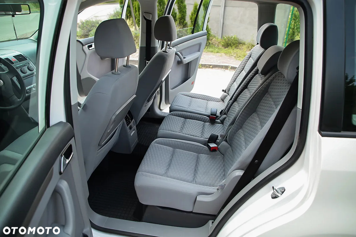 Volkswagen Touran 2.0 TDI DPF Trendline - 19