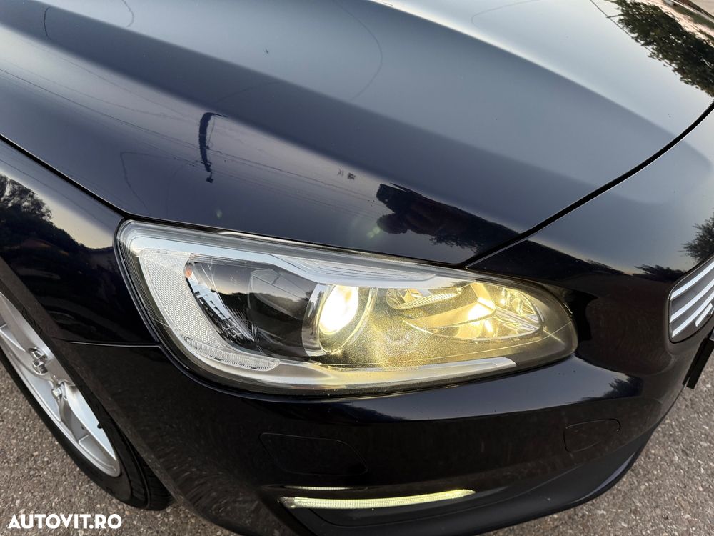 Volvo V60 D3 Momentum Pro - 29
