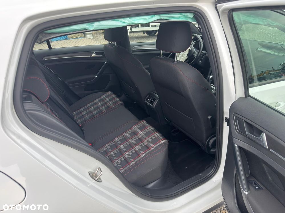 Volkswagen Golf GTI 2.0 TSI OPF DSG Performance - 13