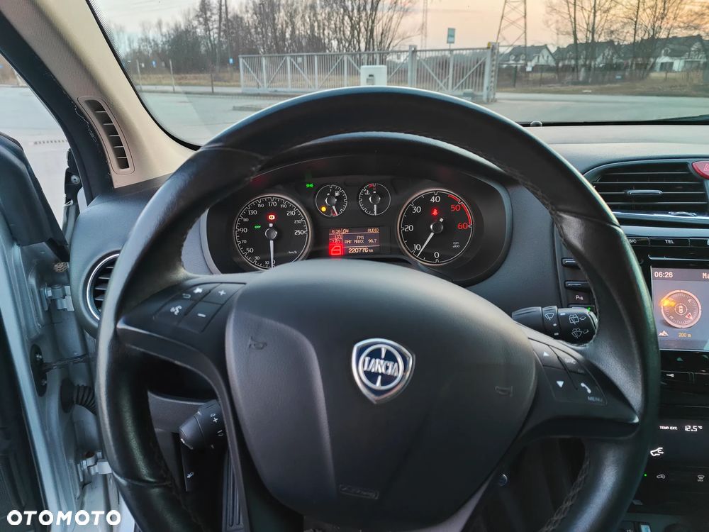 Lancia Delta 1.6 MJ Silver - 14