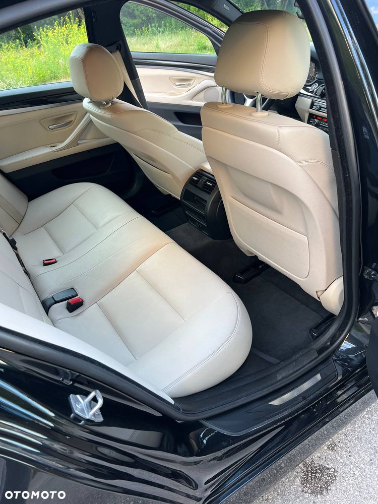 BMW Seria 5 530d xDrive Luxury Line - 22