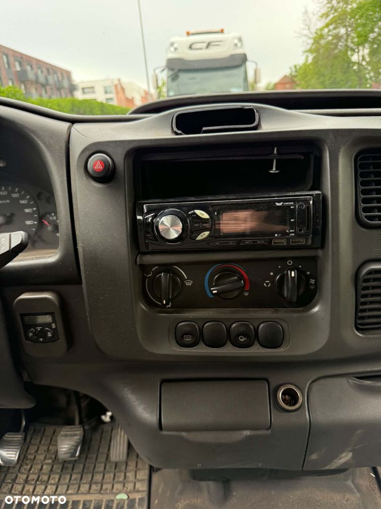Ford Transit - 8