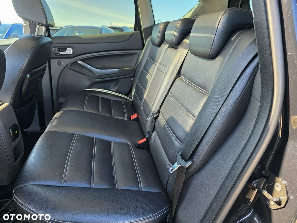 Ford Kuga 2.0 TDCi 2x4 Titanium - 34