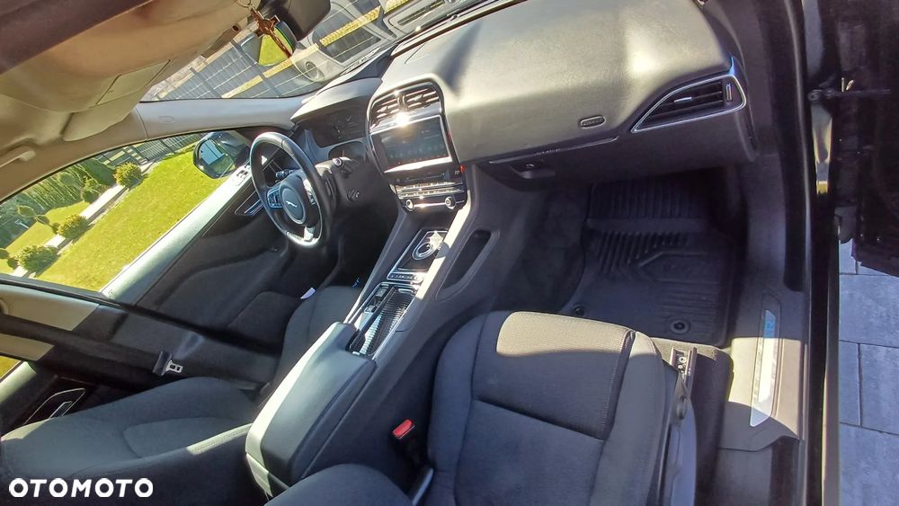 Jaguar F-Pace - 14