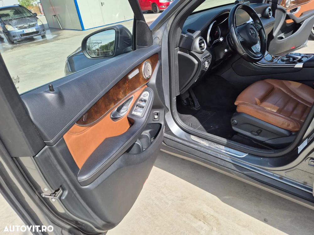 Mercedes-Benz GLC - 21