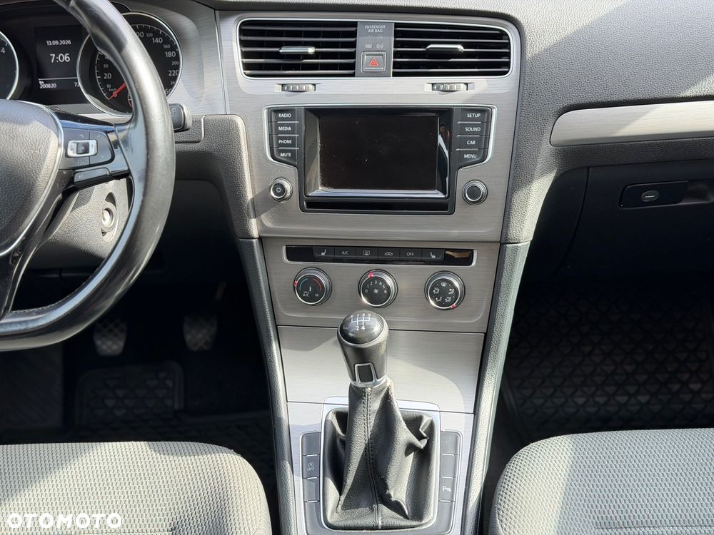 Volkswagen Golf 1.6 TDI BMT Comfortline - 17