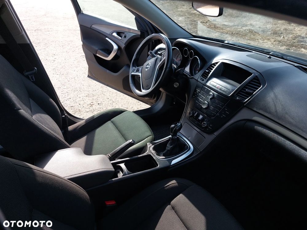 Opel Insignia 1.8 - 25