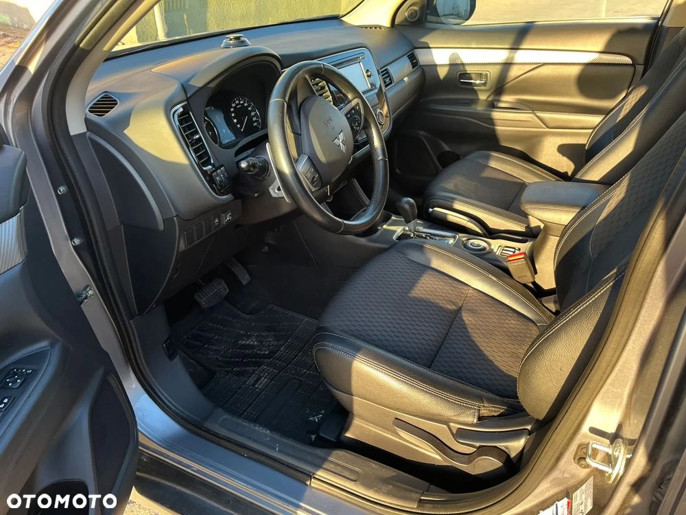 Mitsubishi Outlander 2.0 Intense 4WD CVT - 10
