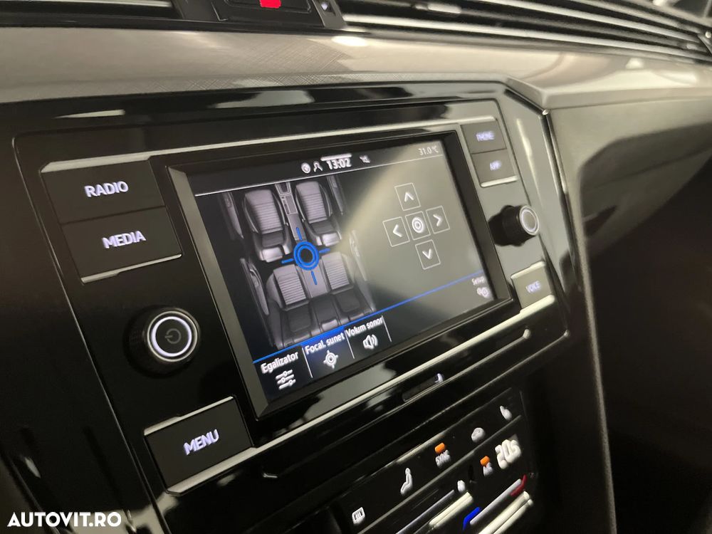 Volkswagen Passat 2.0 TDI DSG Comfortline - 24