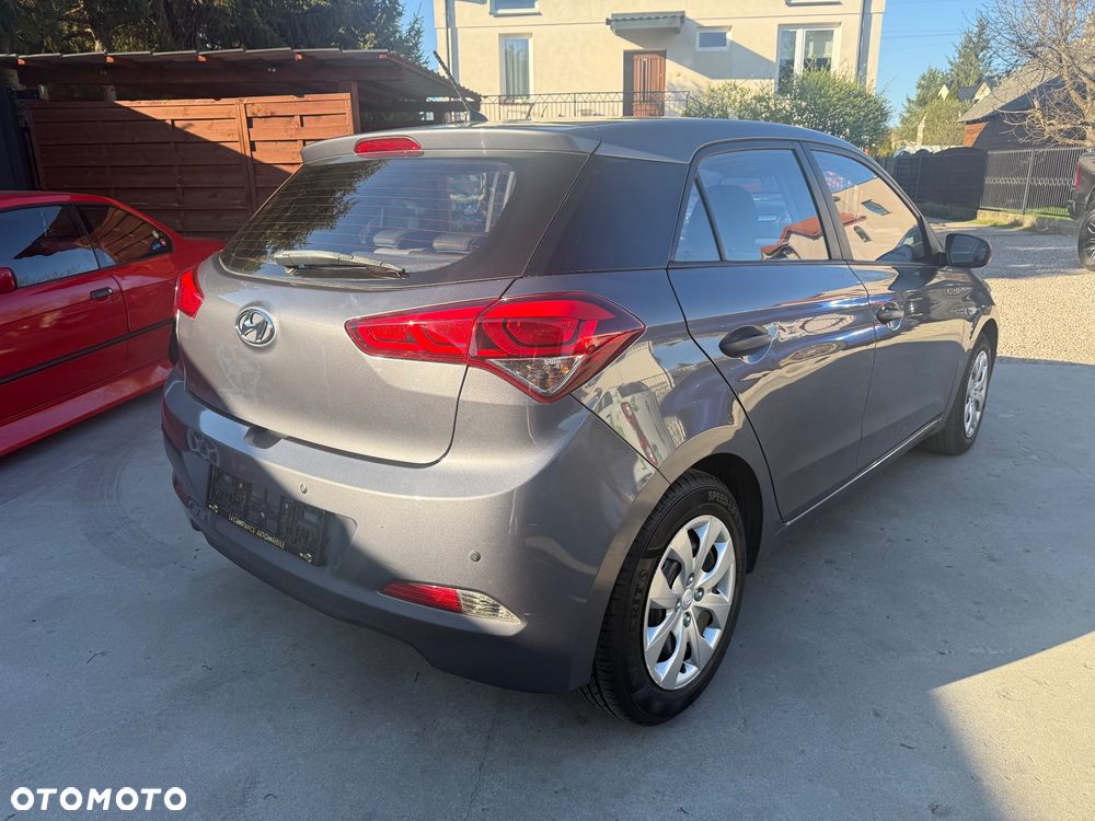 Hyundai i20 1.2 - 12