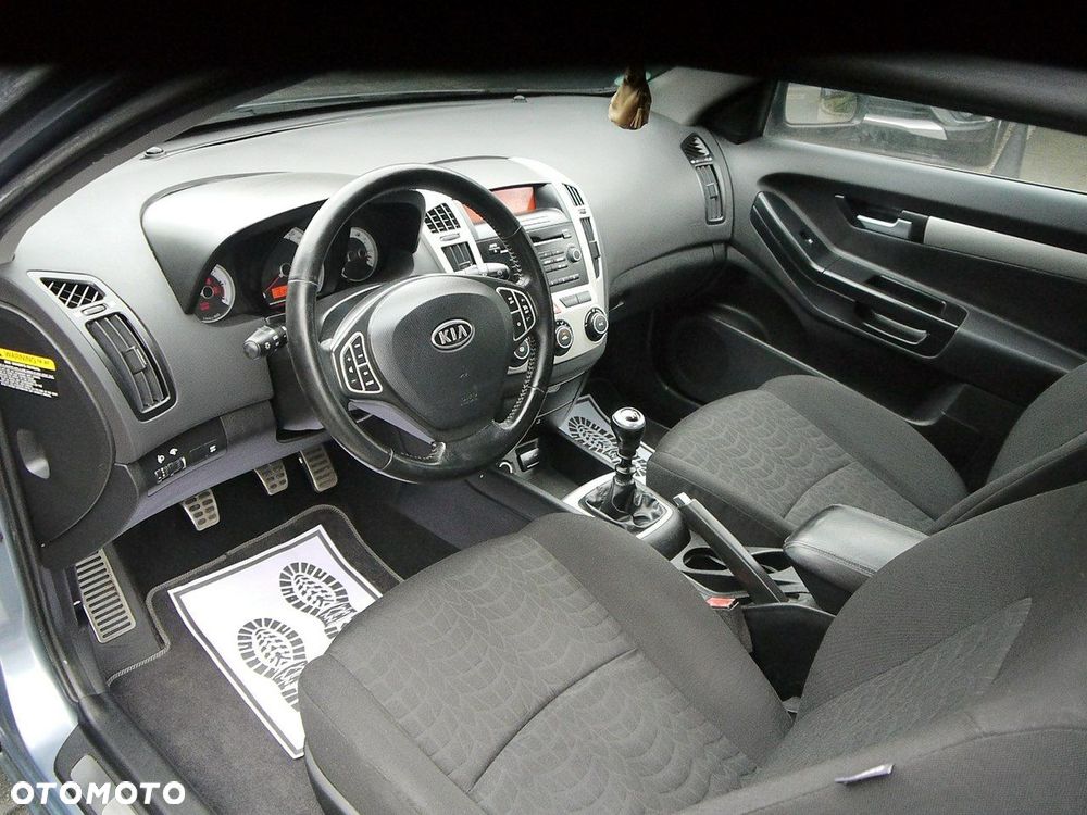 Kia ProCeed - 24