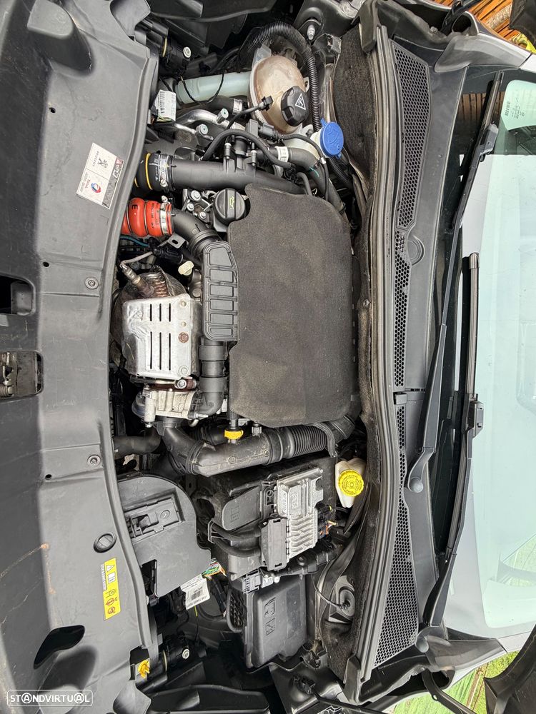 Peugeot 2008 1.2 PureTech GT Line EAT6 - 33