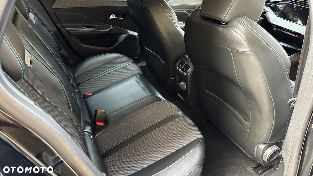 Peugeot 308 BlueHDi 130 EAT8 Allure - 21