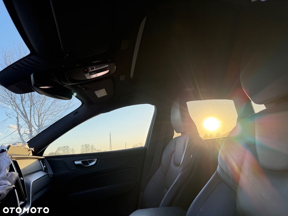 Volvo XC 60 T8 AWD Recharge Plus Black Edition - 14