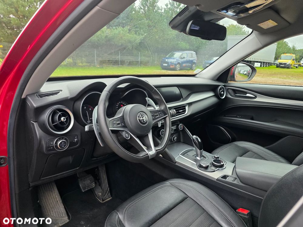 Alfa Romeo Stelvio - 10