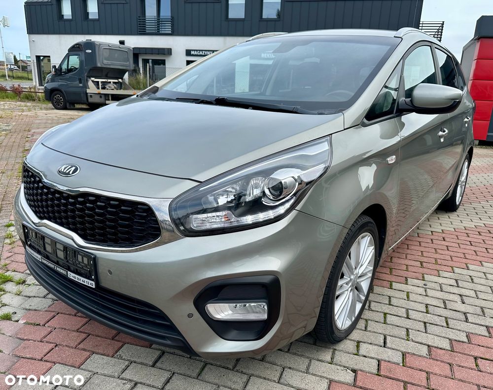Kia Carens 1.6 GDI Dream-Team Edition
