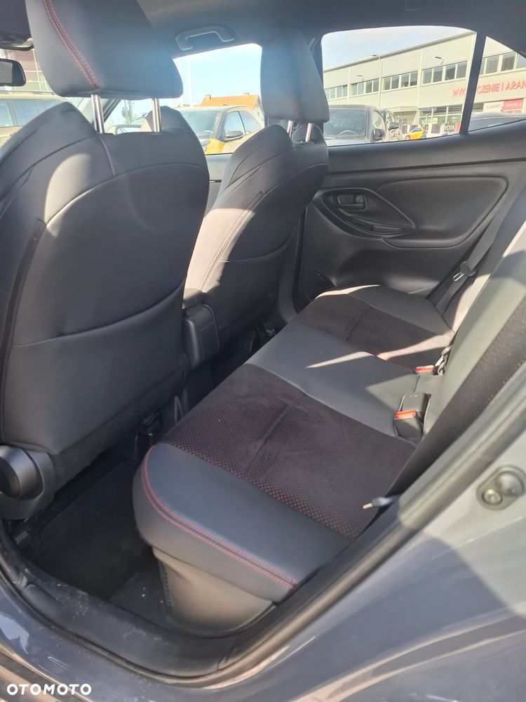 Toyota Yaris - 11