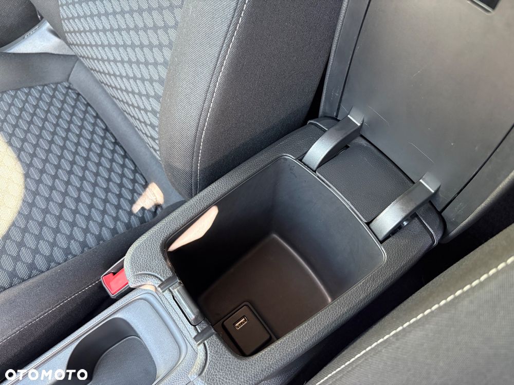 Opel Astra 1.4 T Enjoy - 25