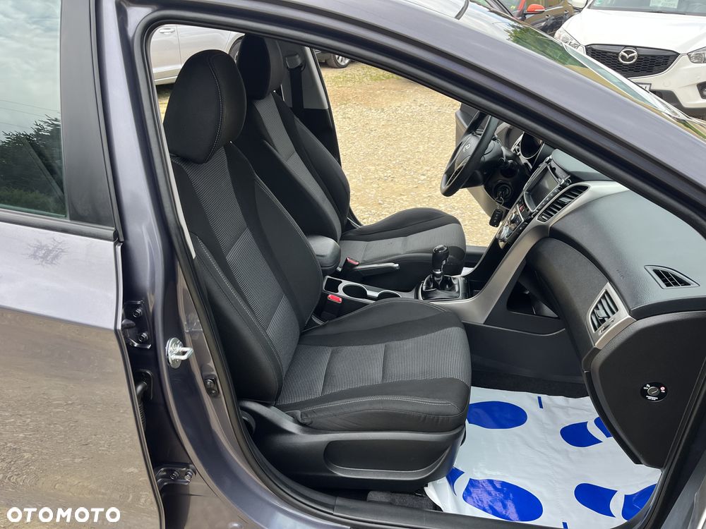 Hyundai i30 blue 1.4 Classic Navigation - 21