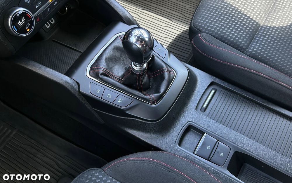 Ford Focus 1.0 EcoBoost ST-Line - 12