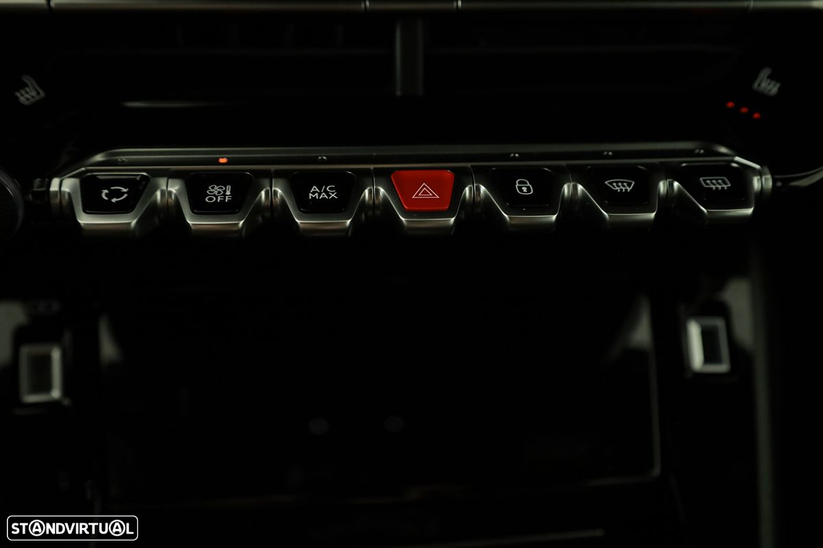 Peugeot e-2008 50 kWh GT - 14