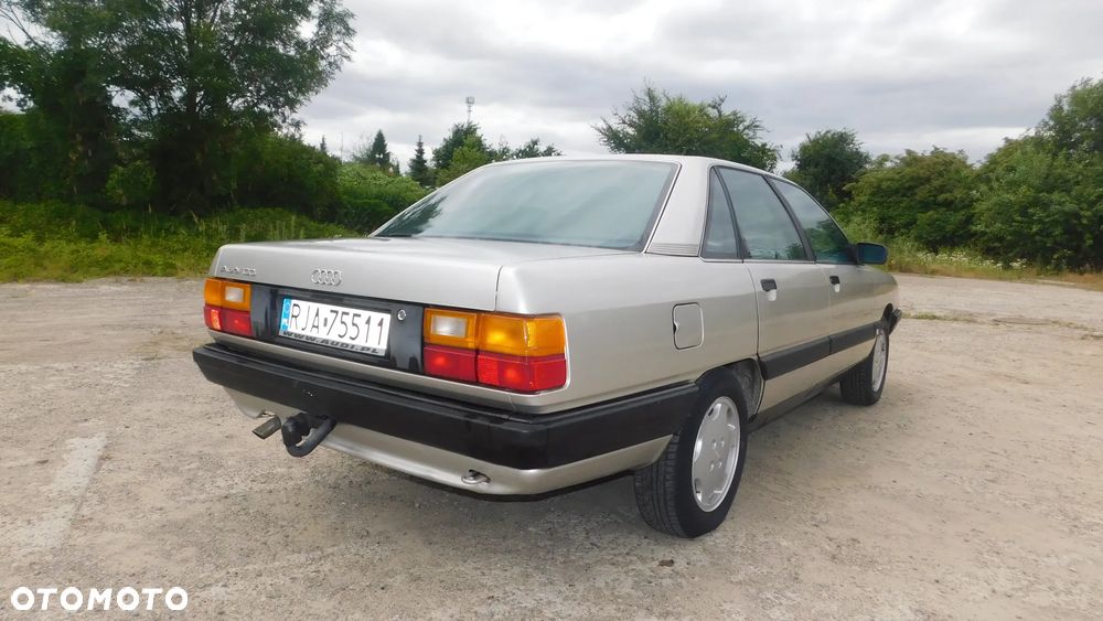 Audi 100 1.8 E - 18