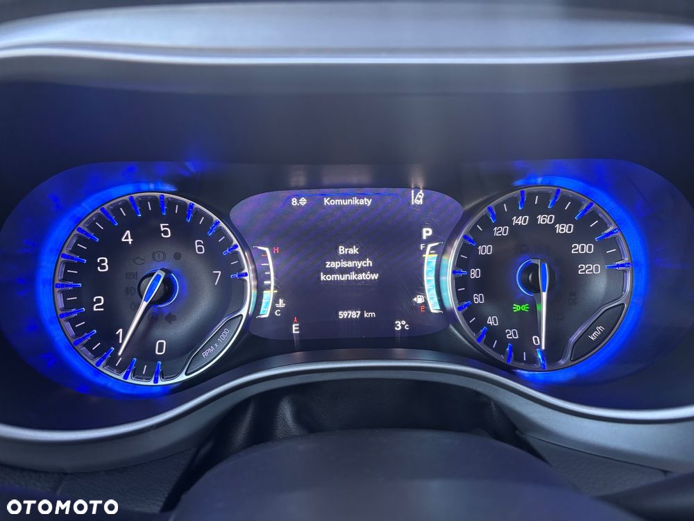 Chrysler Pacifica - 37