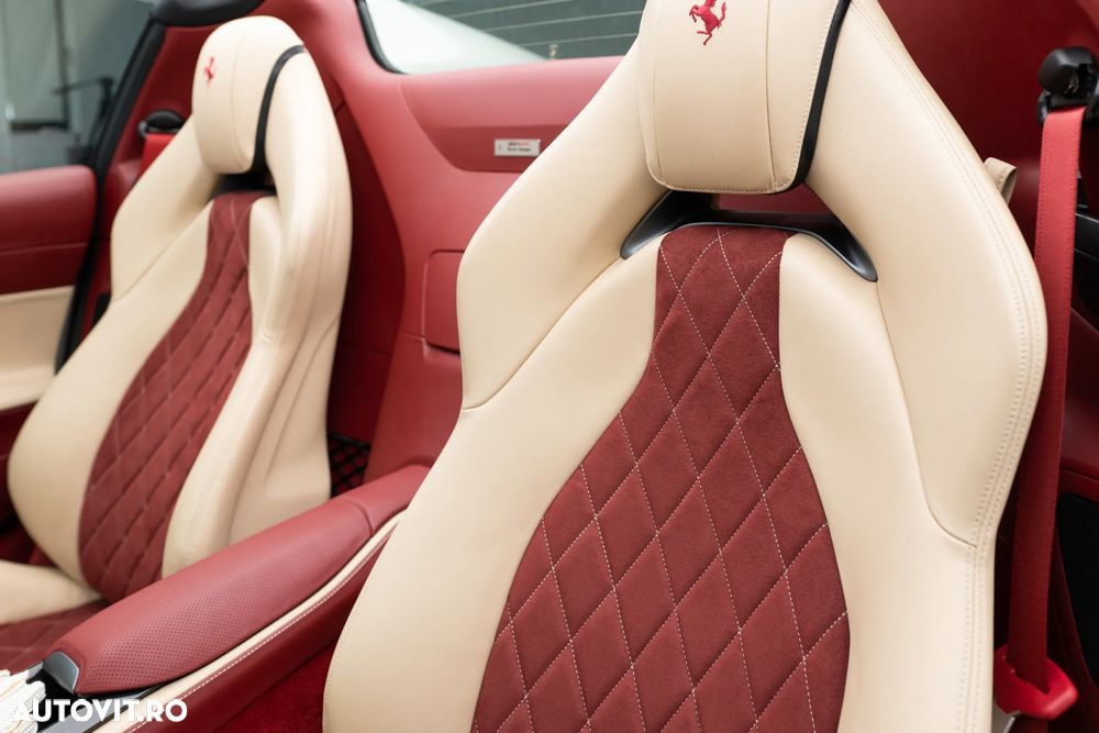 Ferrari 812 - 12