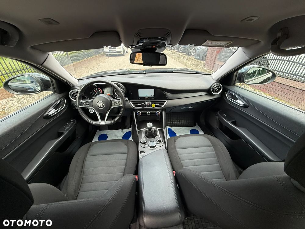 Alfa Romeo Giulia 2.2 D Turbo - 8