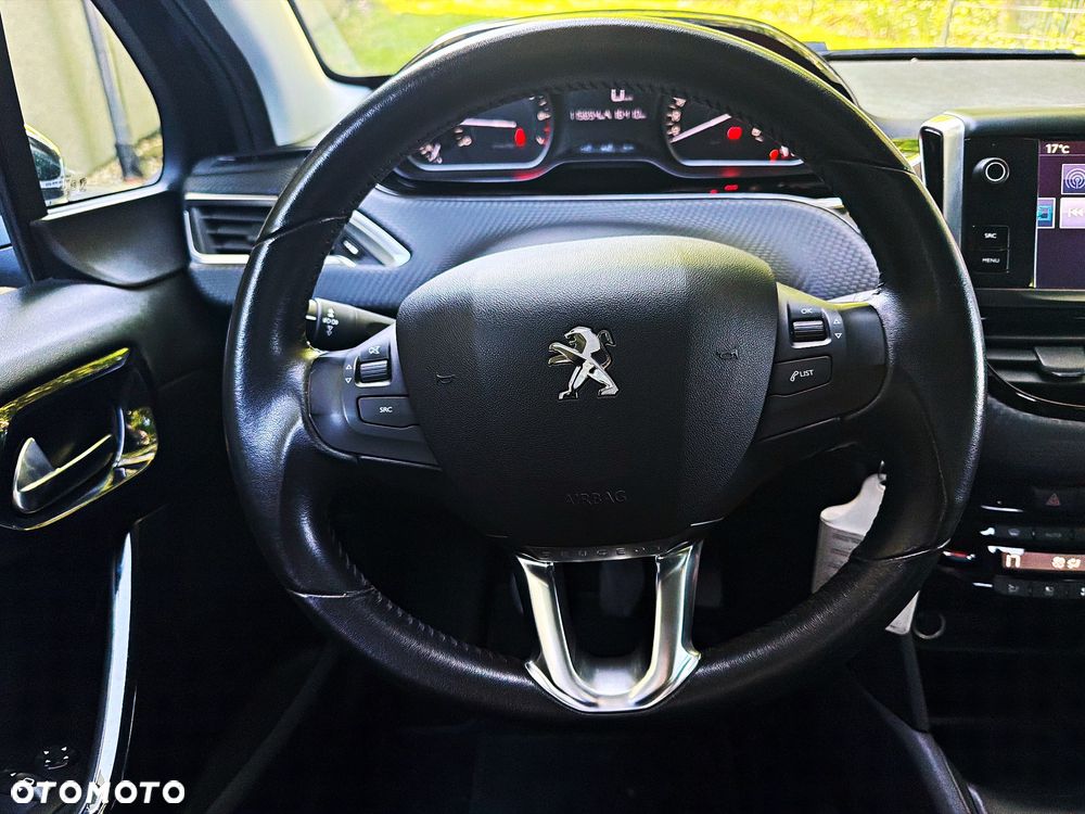 Peugeot 208 1.2 VTi Style - 36