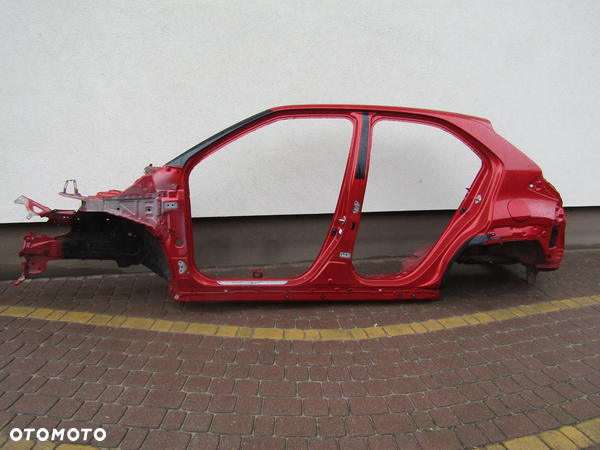 TOYOTA YARIS CROSS 21PRÓG LEWY 25R 3U5