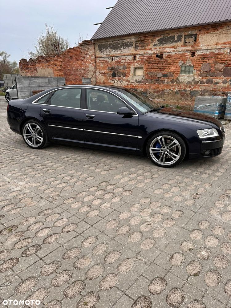 Audi A8 4.2 Quattro - 2