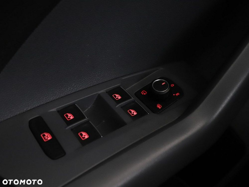 Volkswagen T-Cross - 36