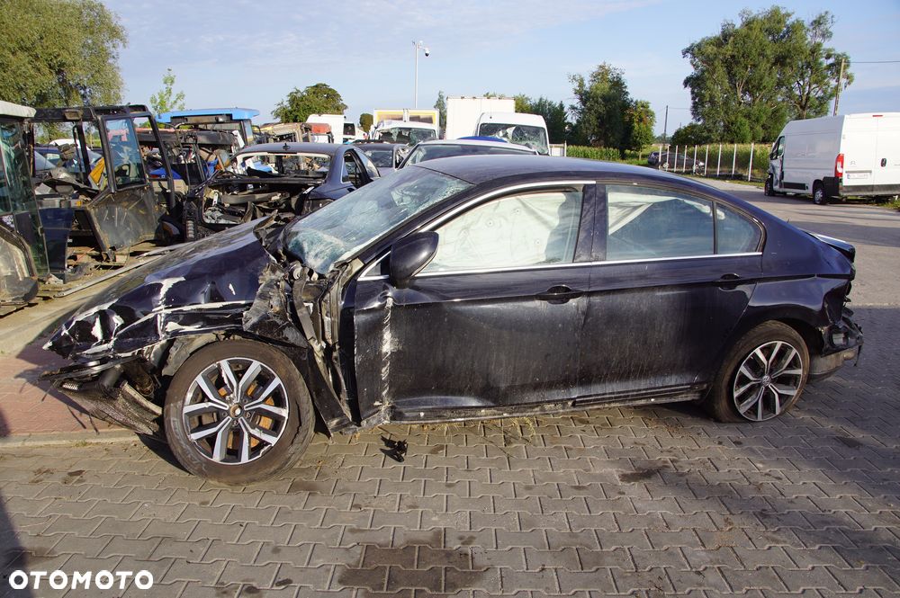 Auto na części - Volkswagen Passat B8 1.8 TSI 180 KM CJSC QTQ LC9X 2016R Silnik Skrzynia Drzwi Lusterko Szyba Lampa Deska Kokpit Sterownik Moduł Licznik Wyświetlacz Kierownica Panel - 2