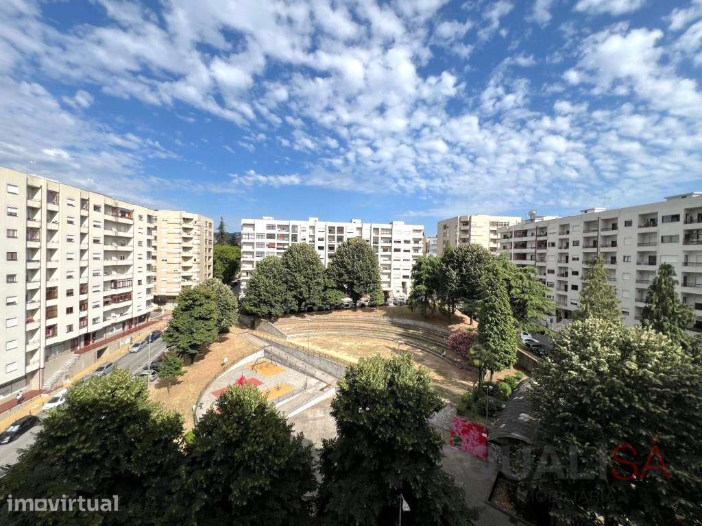 Apartamento T3 com varandas e garagem fechada em S. Vicente em Braga - Grande imagem: 4/38