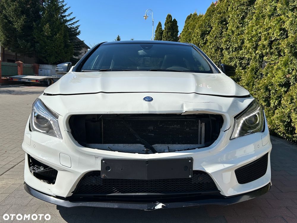 Mercedes-Benz CLA 200 7G-DCT AMG Line - 12