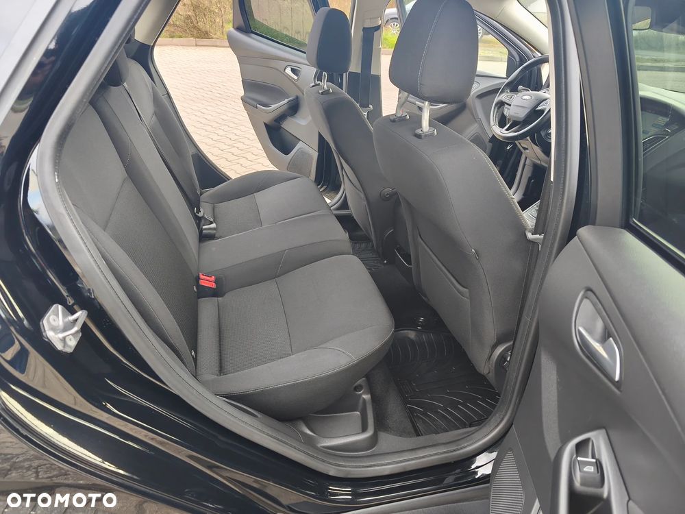 Ford Focus - 23