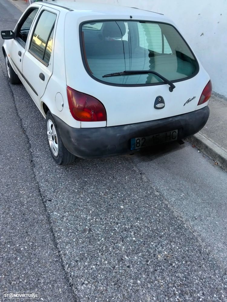 Ford Fiesta 1.8 D Studio - 3