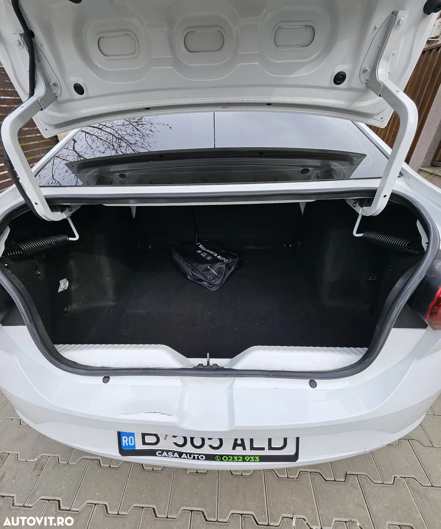 Dacia Logan ECO-G 100 Essential - 18