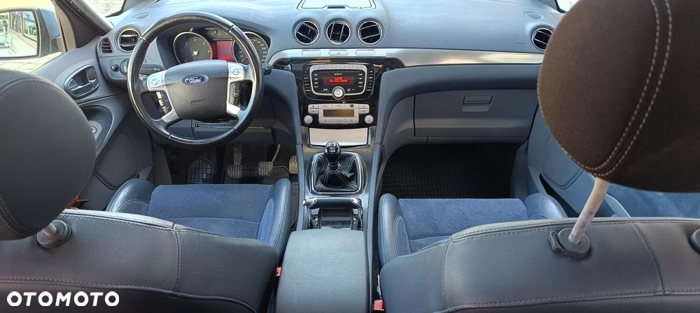 Ford S-Max - 8