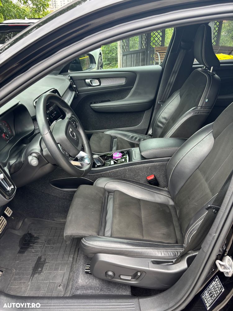 Volvo XC 40 B4 AT8 AWD Mild Hybrid R-Design - 4