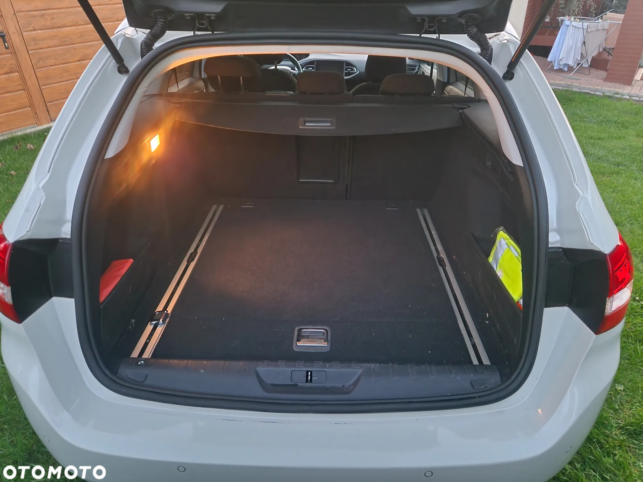 Peugeot 308 SW BlueHDi 120 Stop & Start Active - 23