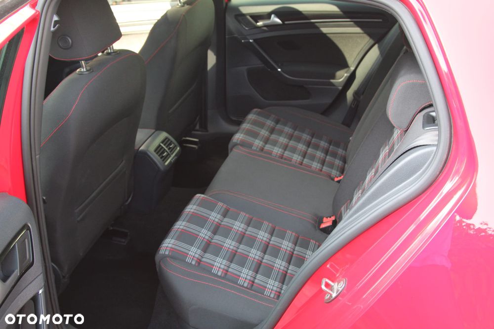 Volkswagen Golf GTI Performance BlueMotion Technology - 35
