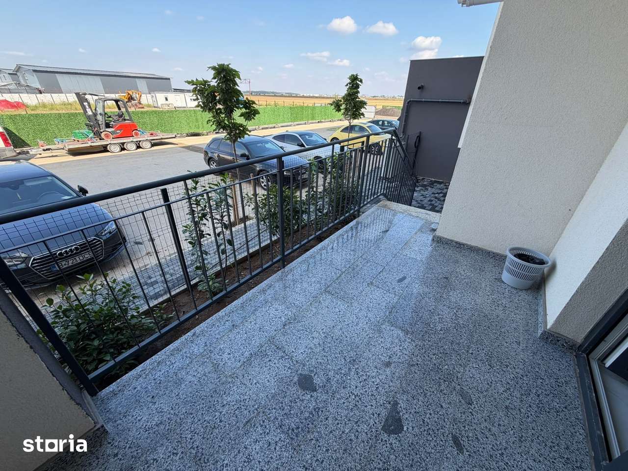 AP. 2 CAMERE- PARCARE, CURTE PROPRIE, CENTRALA, BUCATARIE INCHISA - Imagine principală: 5/11