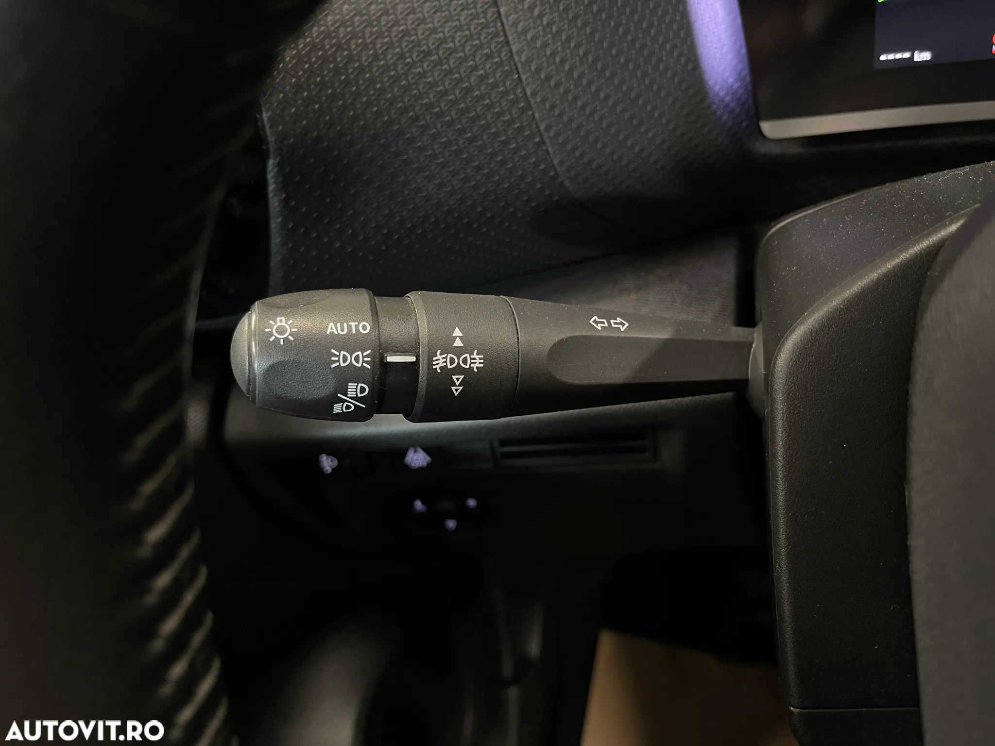 Citroën C4 BlueHDi 110 Stop&Start FEEL PACK - 31
