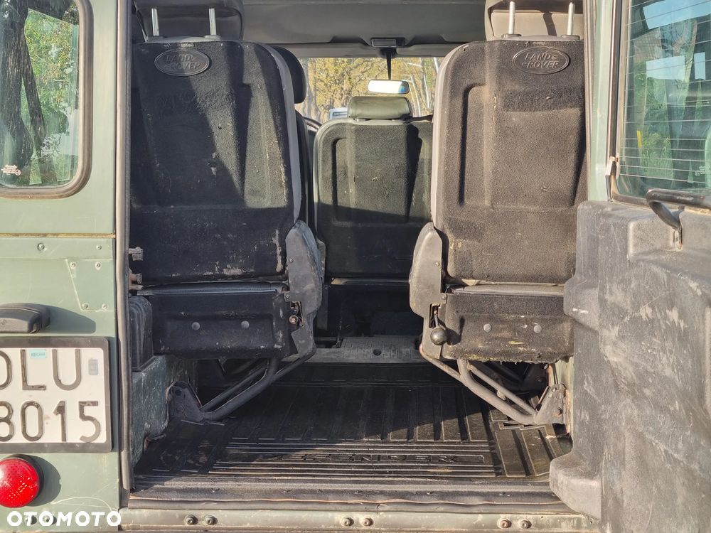 Land Rover Defender - 12