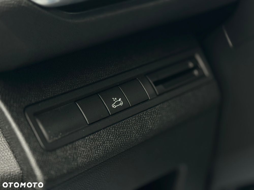 Peugeot 3008 PureTech 180 Stop & Start GPF EAT8 GT - 22
