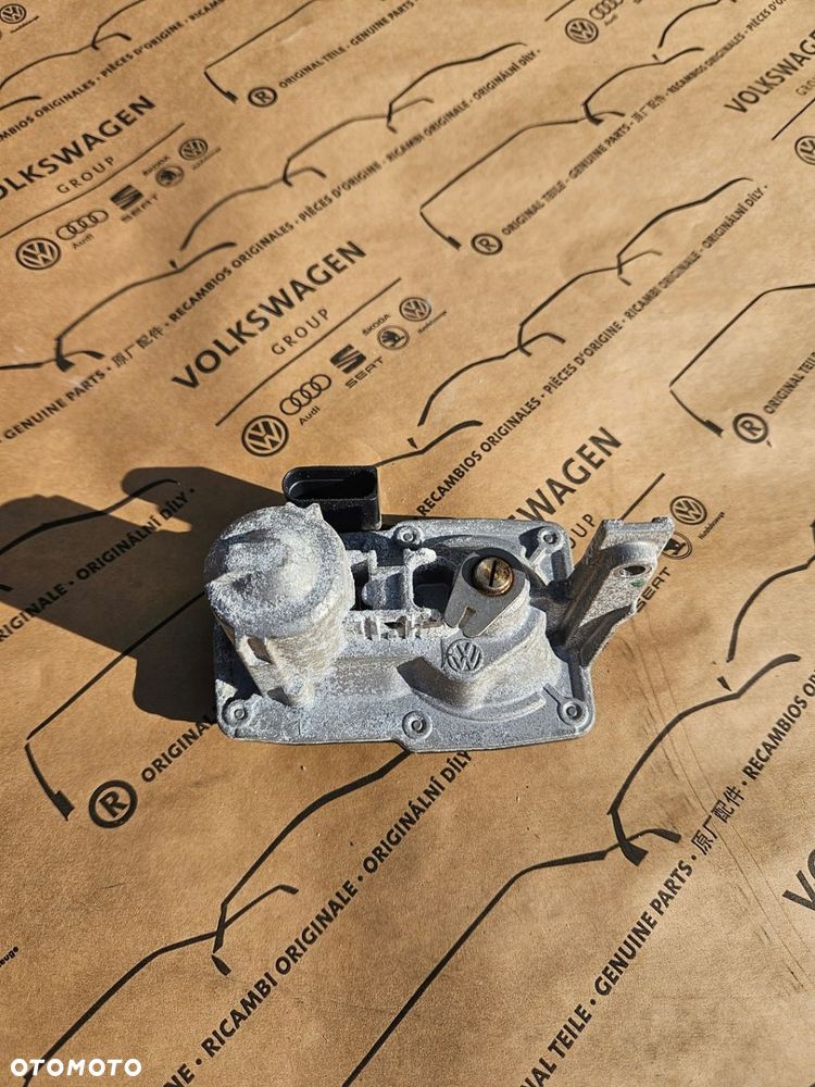 VW Audi OE PRZEPUSTNICA WYDECHU 3G0253691F - 3