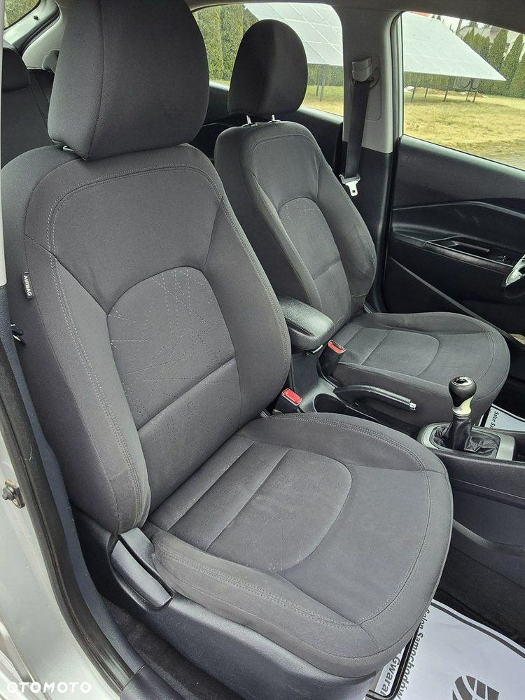 Kia Rio - 23